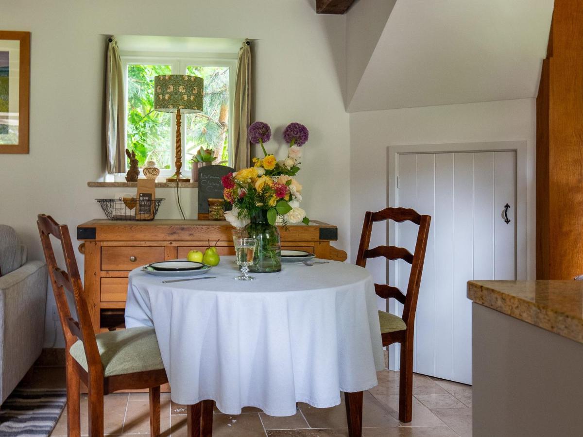 Climbing Rose Cottage - Dog Friendly - Peaceful Cotswold Cottage Adlestrop Exteriör bild